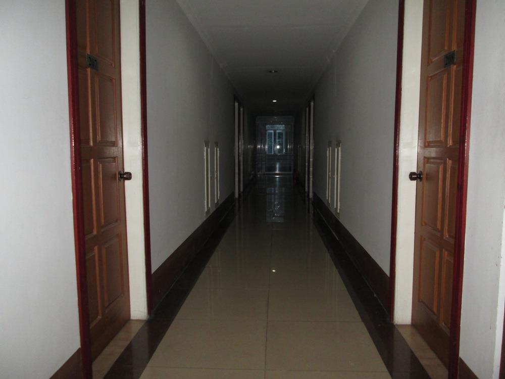 Royal Crown Hotel Yangon Extérieur photo