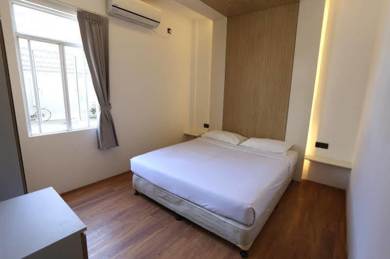 Royal Crown Hotel Yangon Extérieur photo